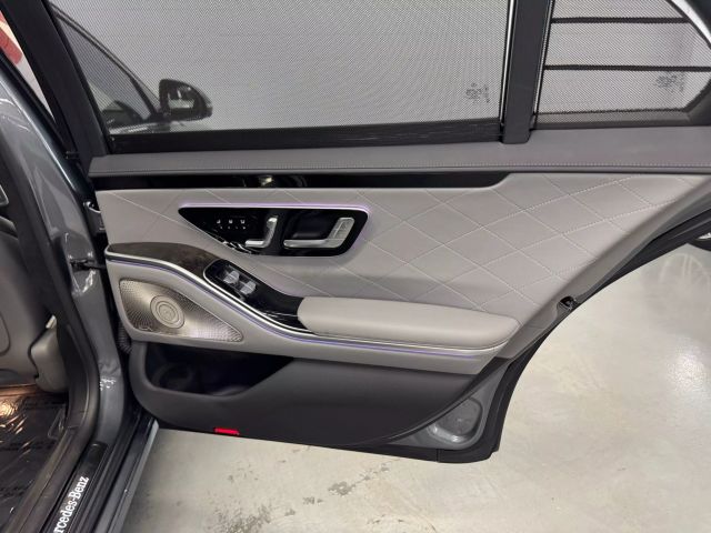 Vehicle image 29 of 38