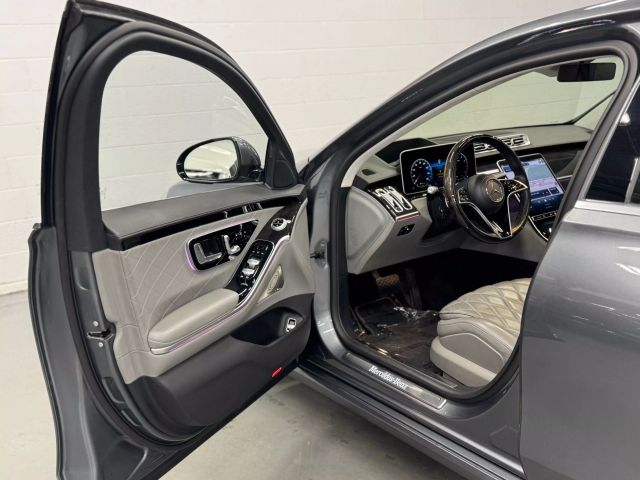 Vehicle image 11 of 38
