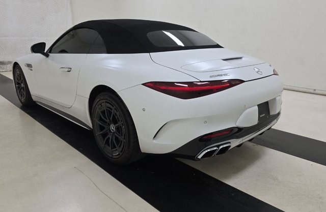 Vehicle image 2 of 3