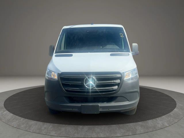 2022 Mercedes-Benz Sprinter Cargo Image 2 of 33