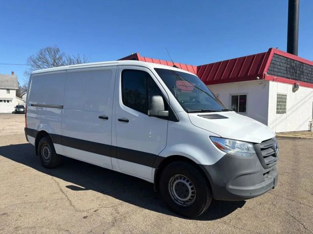 2022 Mercedes-Benz Sprinter Cargo Image 3 of 14