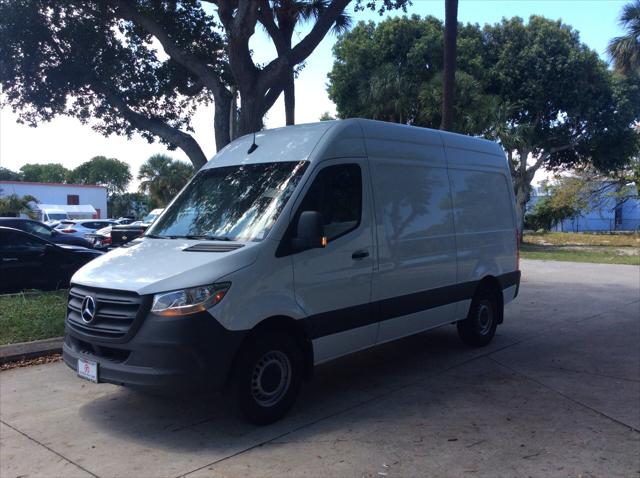 Vehicle image 2 of 27
