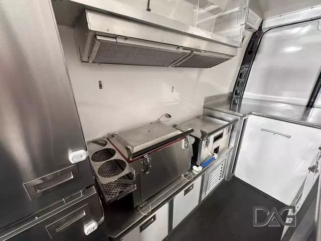 Vehicle image 10 of 50