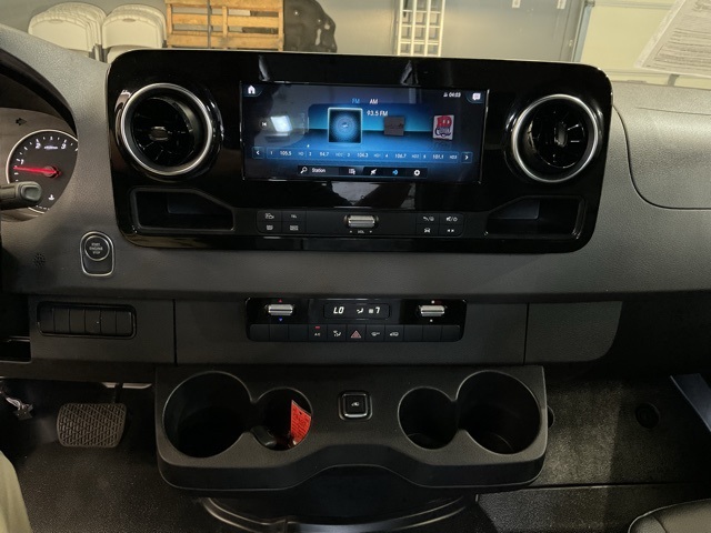 Vehicle image 17 of 42