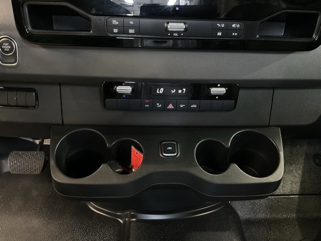 Vehicle image 20 of 42