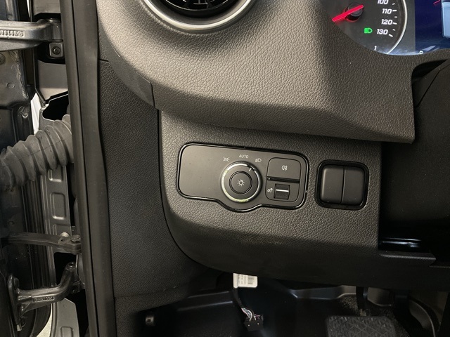 Vehicle image 14 of 42