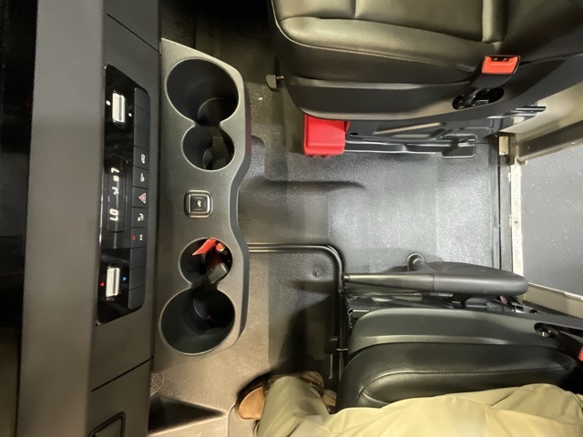Vehicle image 21 of 42