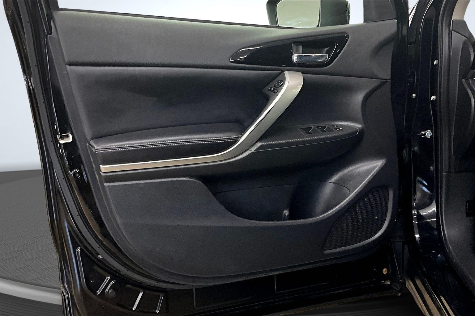 2022 Mitsubishi Eclipse Cross Image 27 of 36