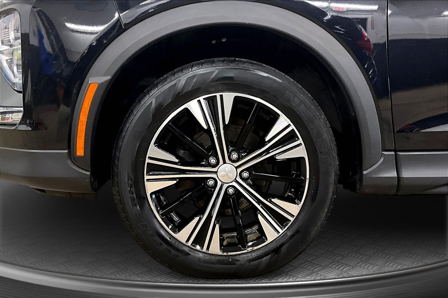 2022 Mitsubishi Eclipse Cross Image 9 of 36