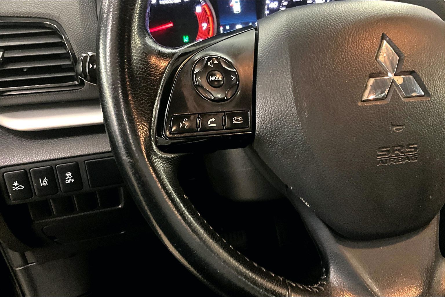 2022 Mitsubishi Eclipse Cross Image 20 of 36