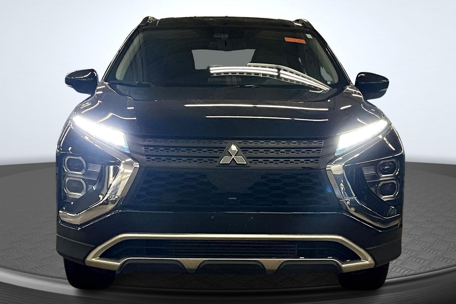 2022 Mitsubishi Eclipse Cross Image 2 of 36