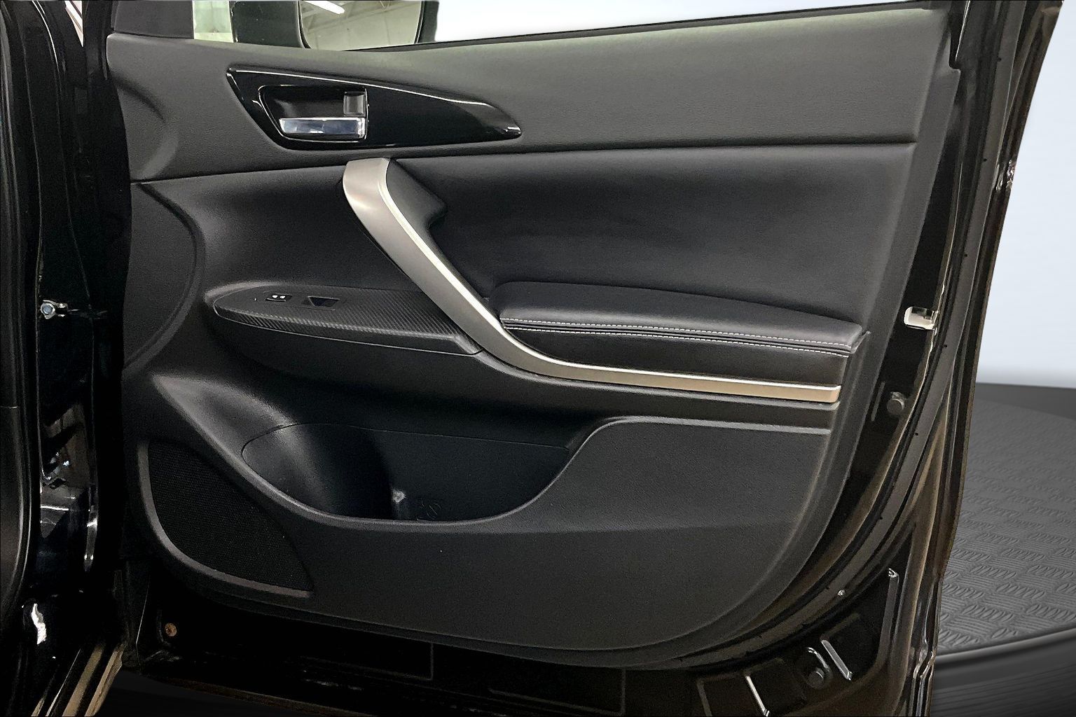 2022 Mitsubishi Eclipse Cross Image 28 of 36