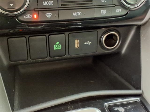 Vehicle image 23 of 29