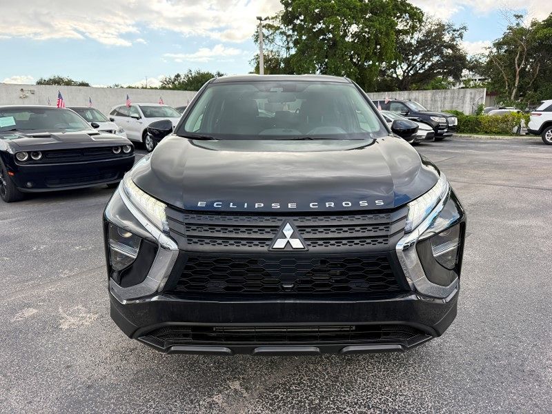 2022 Mitsubishi Eclipse Cross ES Image 2 of 33