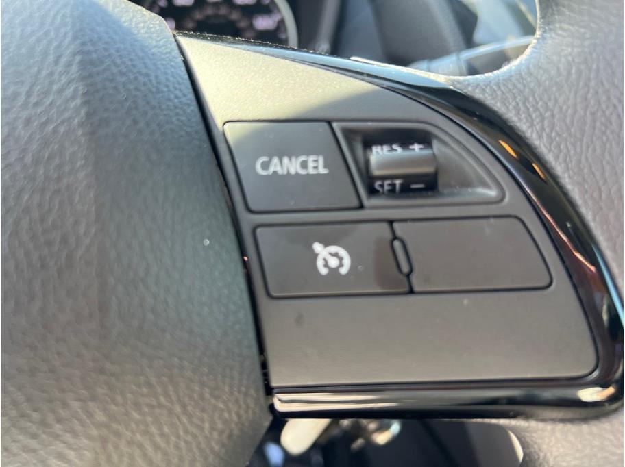 Vehicle image 22 of 25