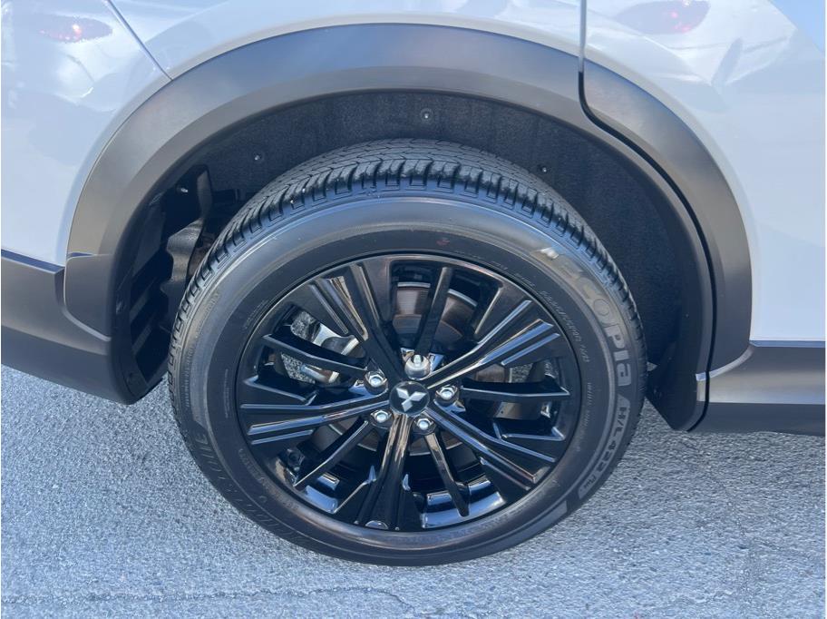 Vehicle image 24 of 25