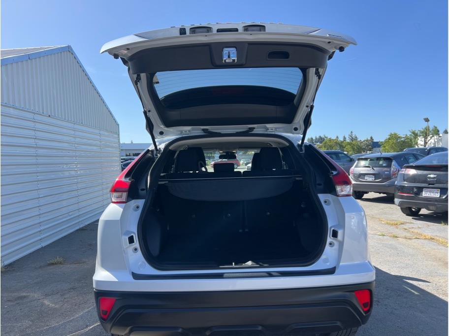 Vehicle image 10 of 25