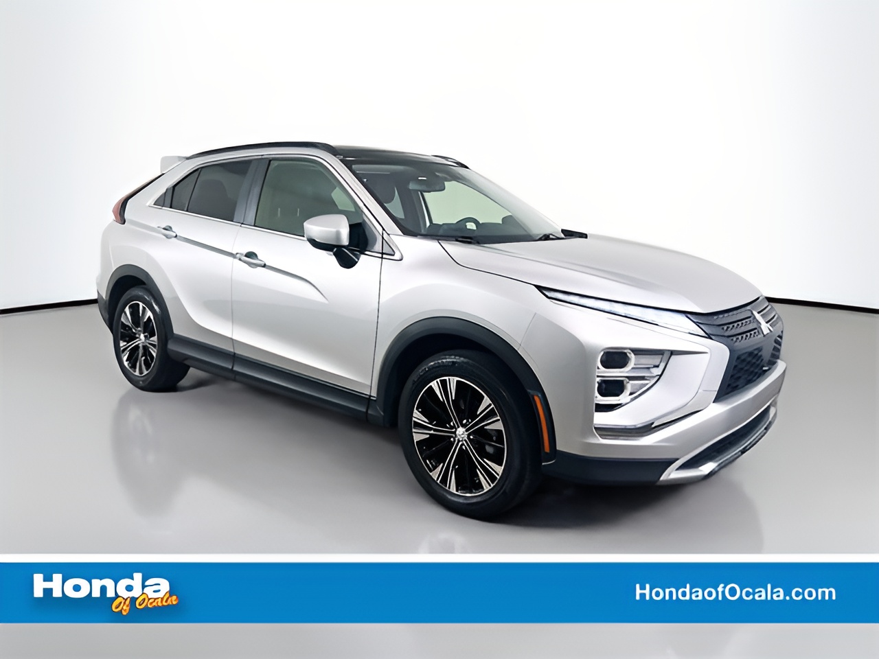 Vehicle image 28 of 33