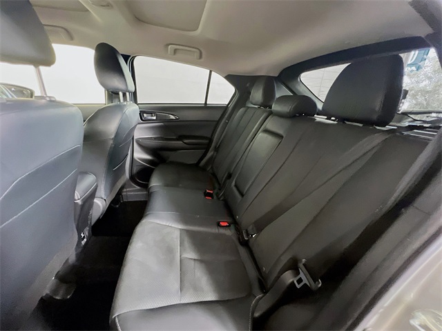 Vehicle image 24 of 33