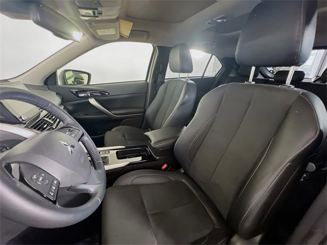 Vehicle image 21 of 33
