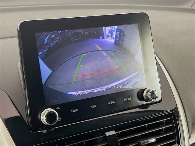 Vehicle image 14 of 33