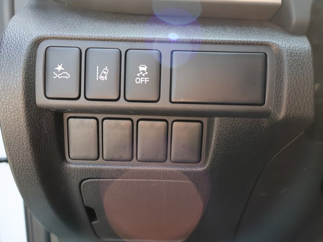 Vehicle image 39 of 44