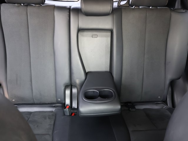 Vehicle image 13 of 44