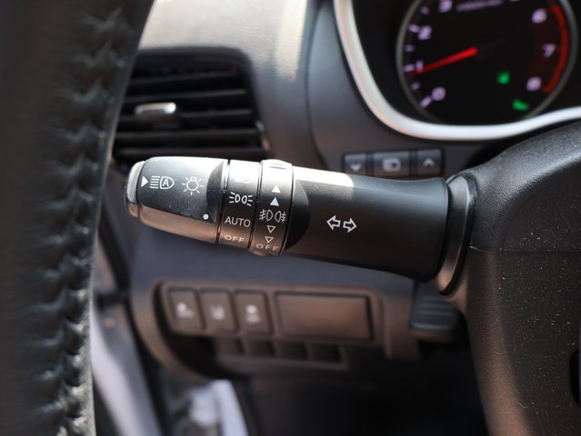 Vehicle image 37 of 44