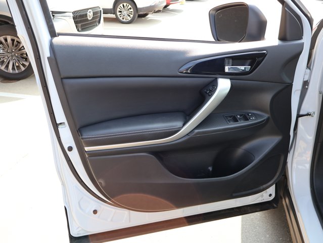 Vehicle image 23 of 44