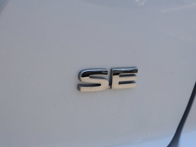 Vehicle image 20 of 44