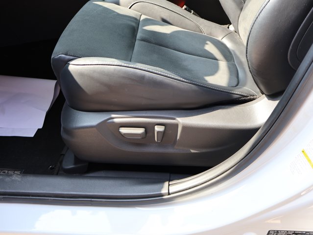 Vehicle image 40 of 44