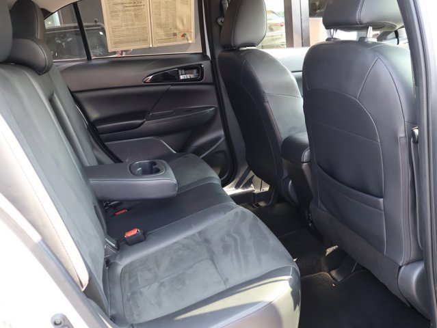 Vehicle image 15 of 44