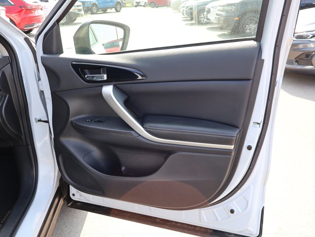 Vehicle image 10 of 44