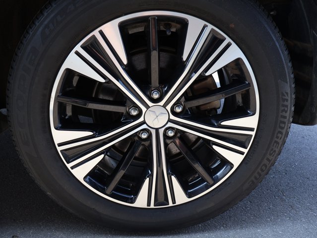 Vehicle image 43 of 44
