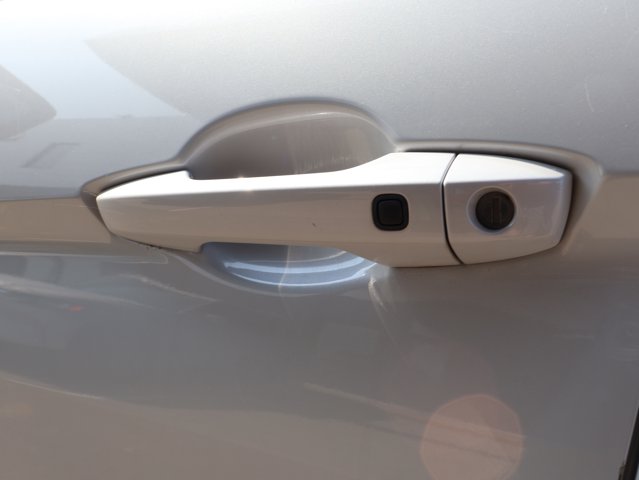 Vehicle image 22 of 44