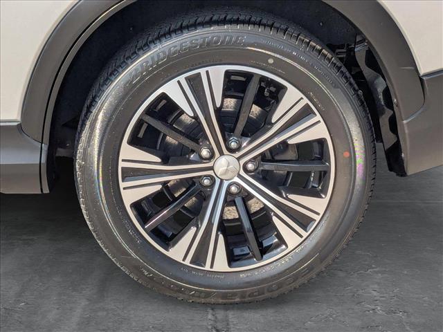 Vehicle image 23 of 24