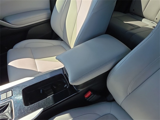 Vehicle image 20 of 24