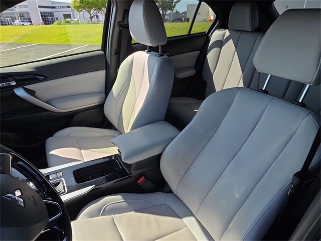Vehicle image 13 of 24
