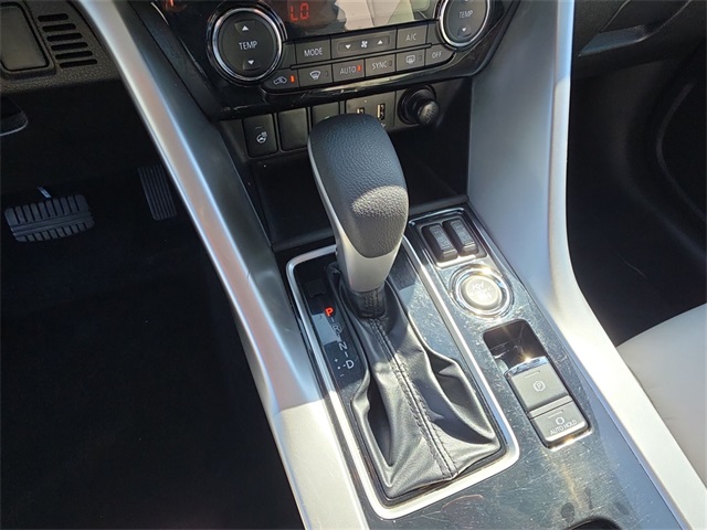 Vehicle image 19 of 24