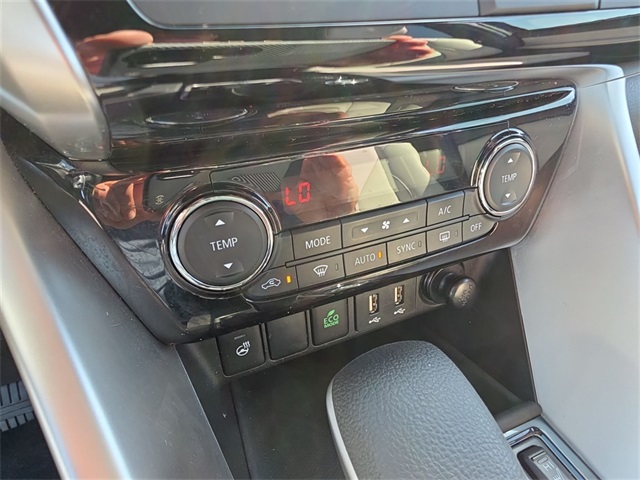 Vehicle image 23 of 24