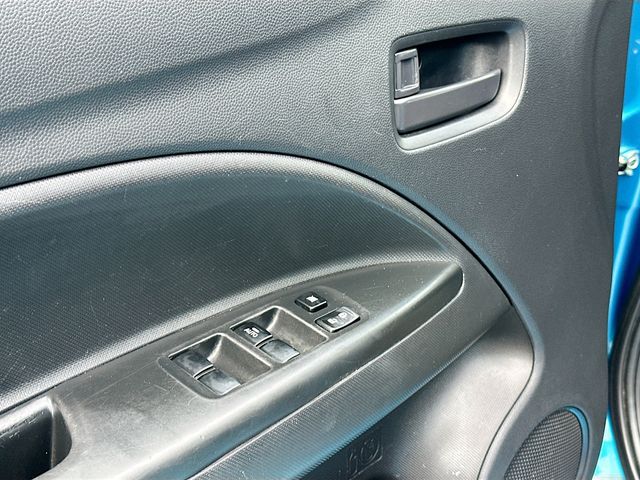 Vehicle image 25 of 32