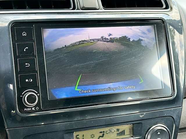 Vehicle image 22 of 32