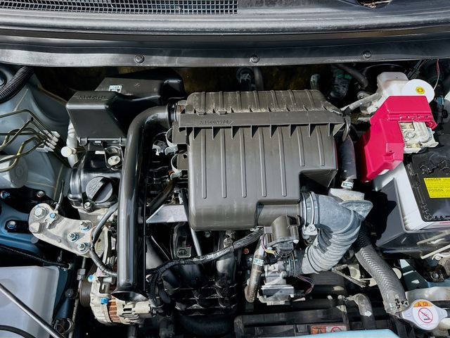 Vehicle image 8 of 32