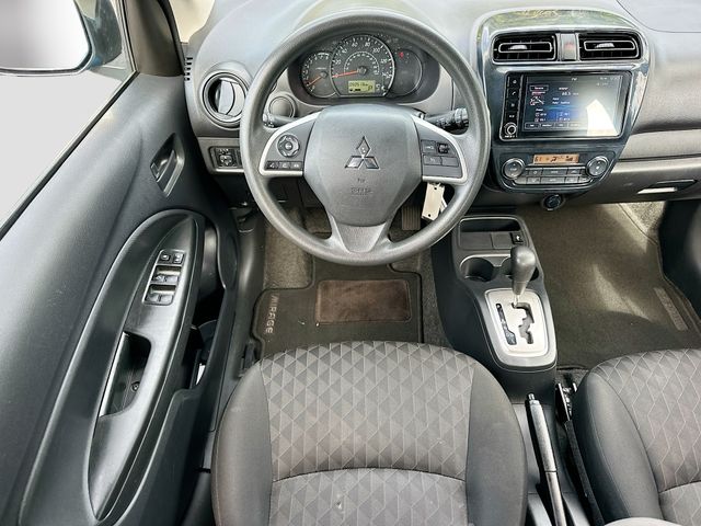 Vehicle image 19 of 32