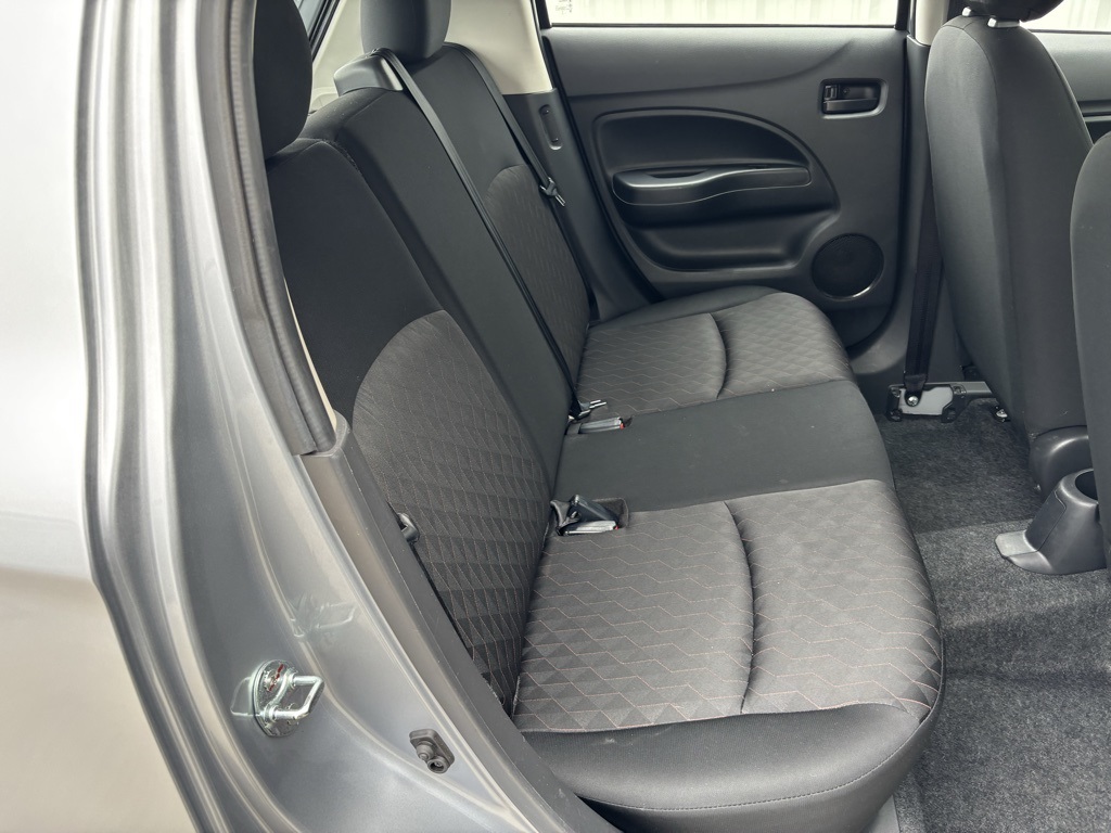 Vehicle image 33 of 36