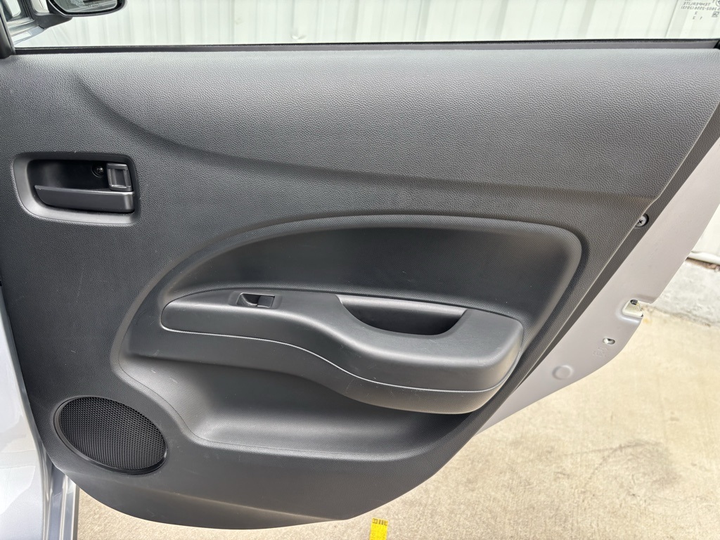 Vehicle image 31 of 36