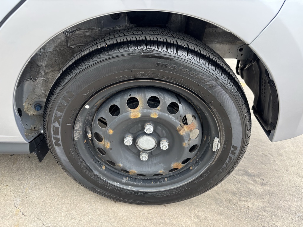 Vehicle image 11 of 36