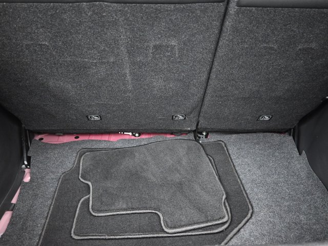 Vehicle image 32 of 46