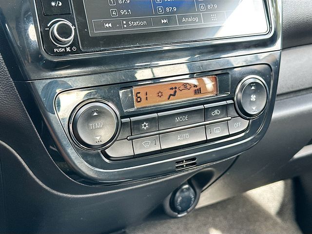 Vehicle image 22 of 32