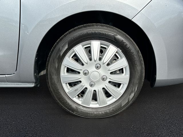 Vehicle image 9 of 32